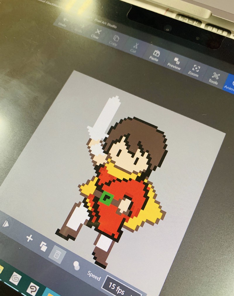 スケッチブックでざっくりラフを描いて、PCでコツコツドット絵起こし